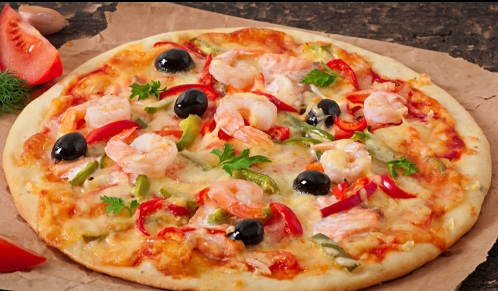 Seafood Pizza